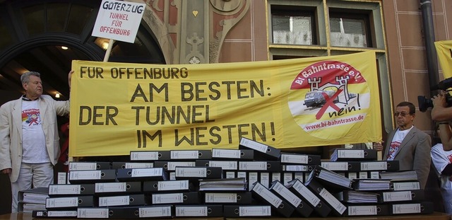 Hart erkmpft hat Offenburg den Bahntu... der Brger ans RP Freiburg bergeben.  | Foto: Helmut Seller