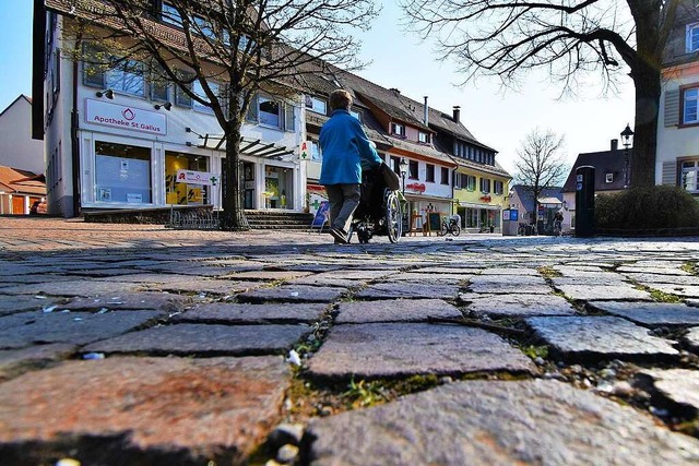 Unter anderem fr Menschen im Rollstuh...gngerzone in Kirchzarten Hindernisse.  | Foto: Kathrin Blum