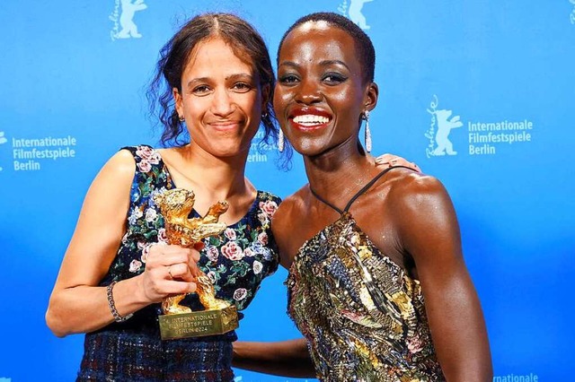 Mati Diop (l), Regisseurin mit senegal...n Jury-Prsidentin Lupita Nyong&#39;o.  | Foto: Nadja Wohlleben (dpa)