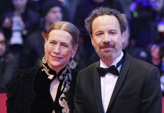 Die 74.  Berlinale war ihre letzte:  Mariette Rissenbeek und Carlo Chatrian.  | Foto: Sren Stache (dpa)