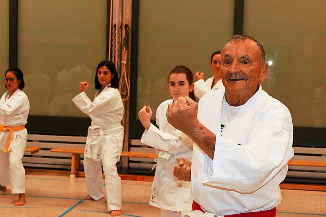 Seit der Grndung des Karate Dojos in ...00 Stunden mit dem Training verbracht.  | Foto: Frank Kreutner