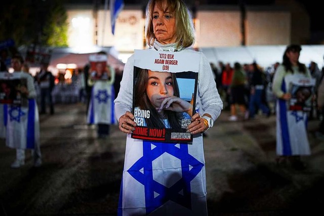 Eine Angehrige demonstriert fr die Freilassung der israelischen Geiseln.  | Foto: Ohad Zwigenberg