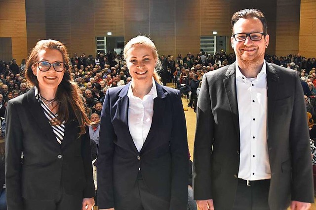 Carolin Dunkelberg (von links), Melani...co Kern im vollen Forum in Merzhausen.  | Foto: Sophia Hesser