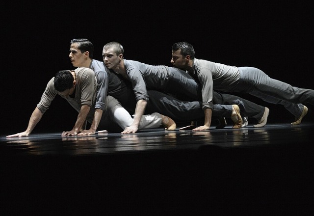 Das Malandain Ballet in einer  Szene aus &#8222;Nocturnes&#8220;  | Foto: Annette Mahro