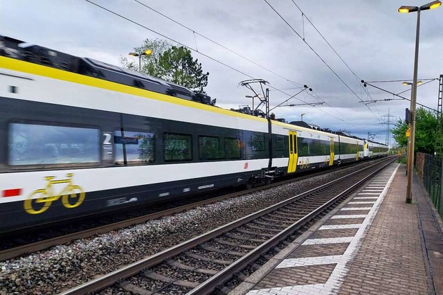 In Norsingen haben Kinder krzlich auf den Gleisen am Bahnhaltepunkt gespielt.  | Foto: Sophia Hesser