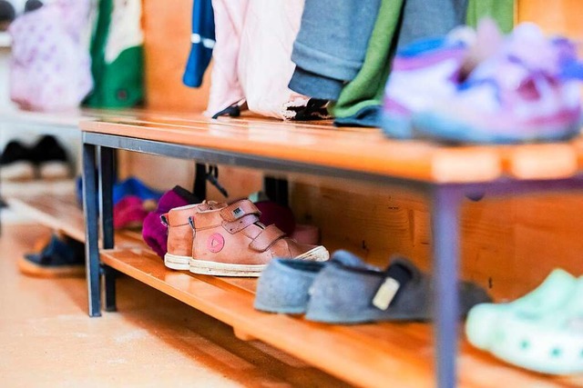 Mehr Kinder, mehr Schuhe &#8211; aber ... &#8211; es geht auch anders, sagt er.  | Foto: Christoph Soeder (dpa)