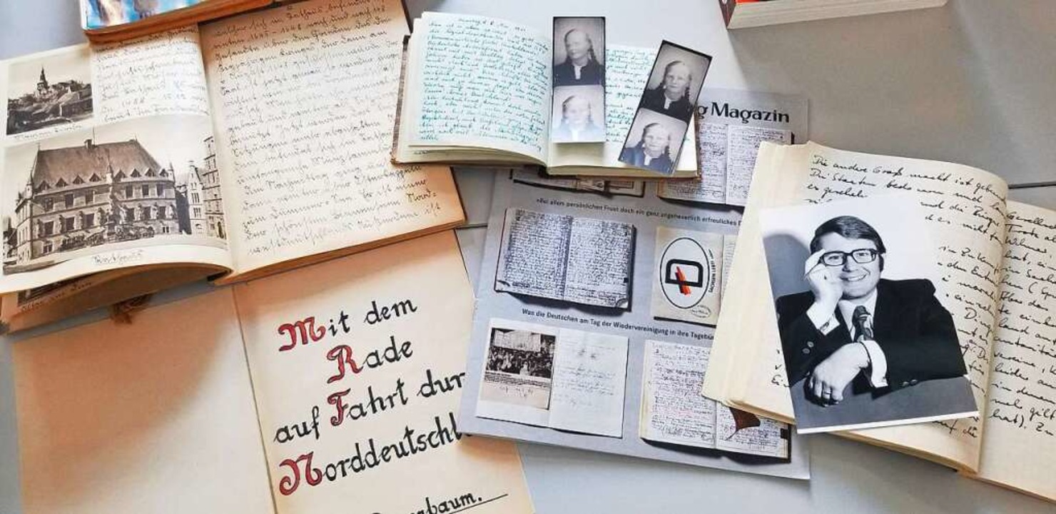 Eine Auswahl der Tagebcher mit Bezge...nd,  die dem Kanzler vorgelegt wurden.  | Foto: Gerhard Walser