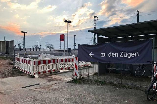 Auggens Bahnhalt soll mehr Parkpltze fr Fahrrder und Autos bekommen