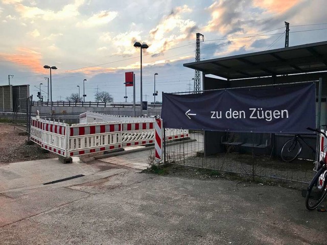 Am Bahnhaltepunkt in Auggen soll es au...hkeiten fr Autos und Fahrrder geben.  | Foto: Jutta Schtz