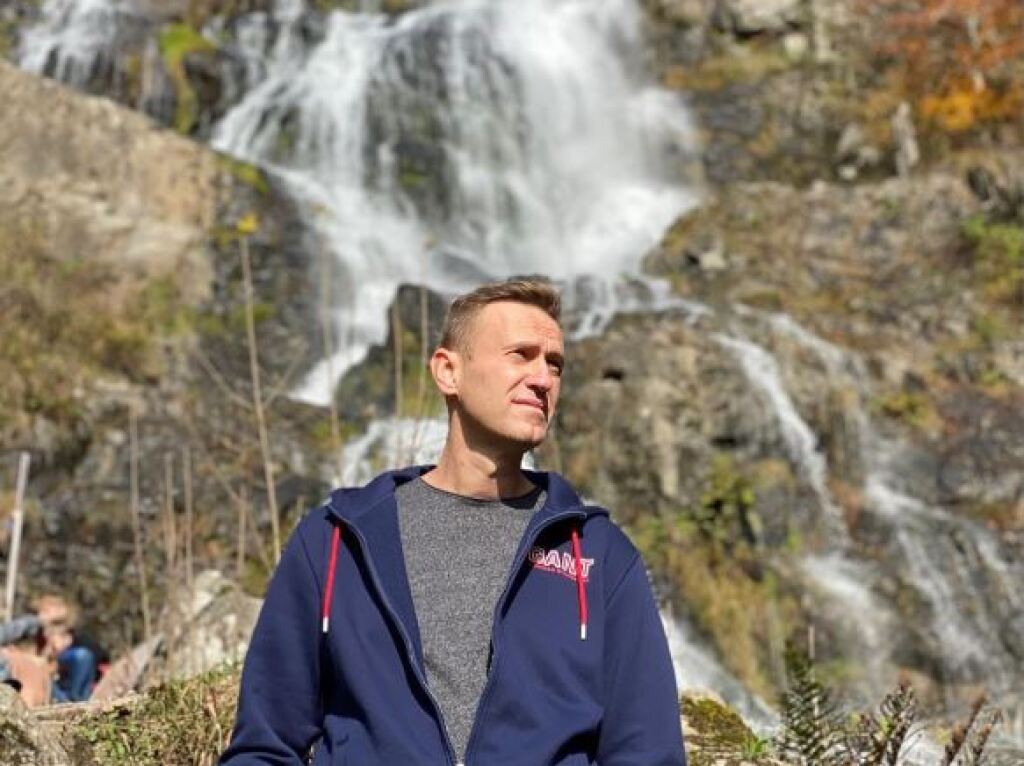 Erholung in Sdbaden: Alexej Nawalny am Todtnauer Wasserfall. Nachdem er den Giftanschlag berlebt hat, erholt sich Nawalny im Schwarzwald. Er ist in der Gemeinde Ibach im Landkreis Waldshut untergekommen und steht dort unter Polizeischutz.