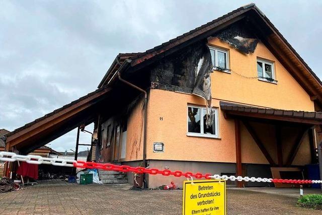 Nun steht es fest: Haus muss nach Brand in Hausen abgerissen werden