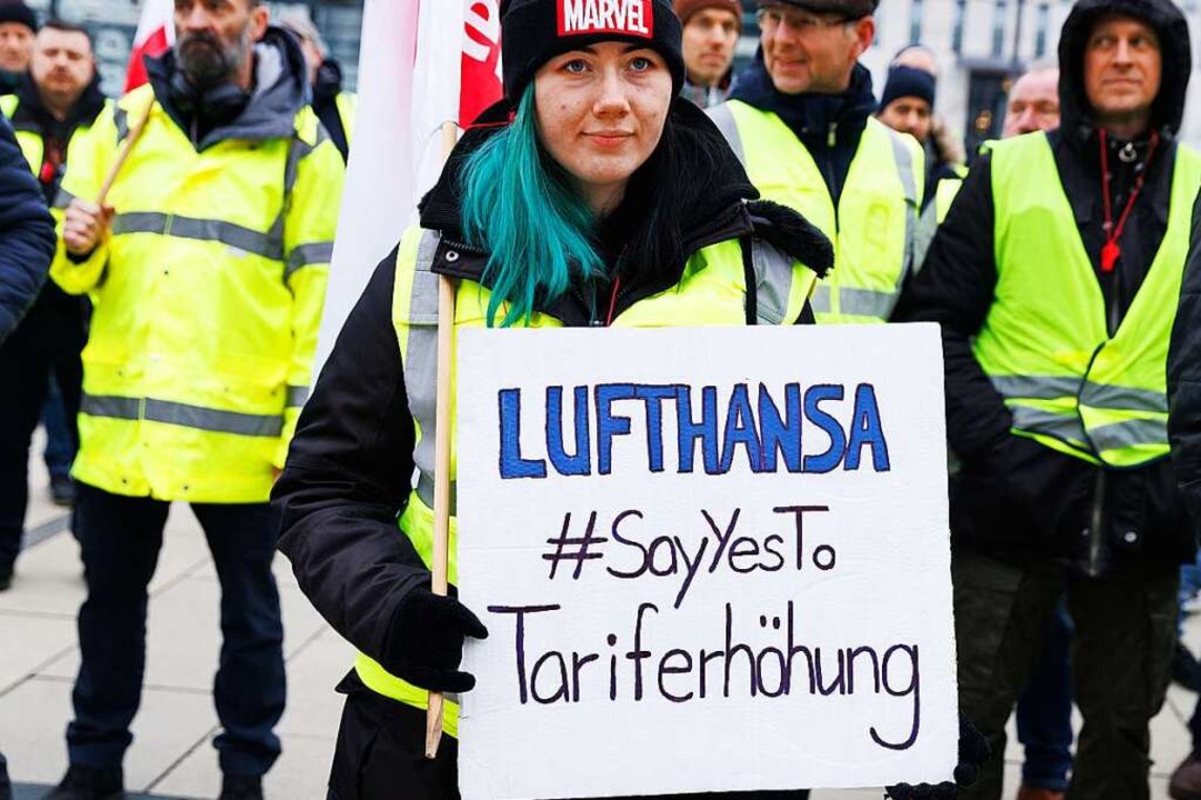 Die Gewerkschaft hat das Lufthansa-Bod...er Woche zu einem Ausstand aufgerufen.  | Foto: Carsten Koall (dpa)