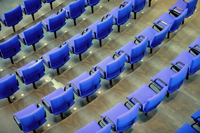 Leere Sitze im Bundestag: Zurzeit vert...in Berlin. Das ndert sich allerdings.  | Foto: Michael Kappeler