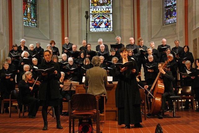 Stadtkirche Emmendingen: Ein Wechselspiel zwischen den Strophen durch Solisten, Chor und Ensemble