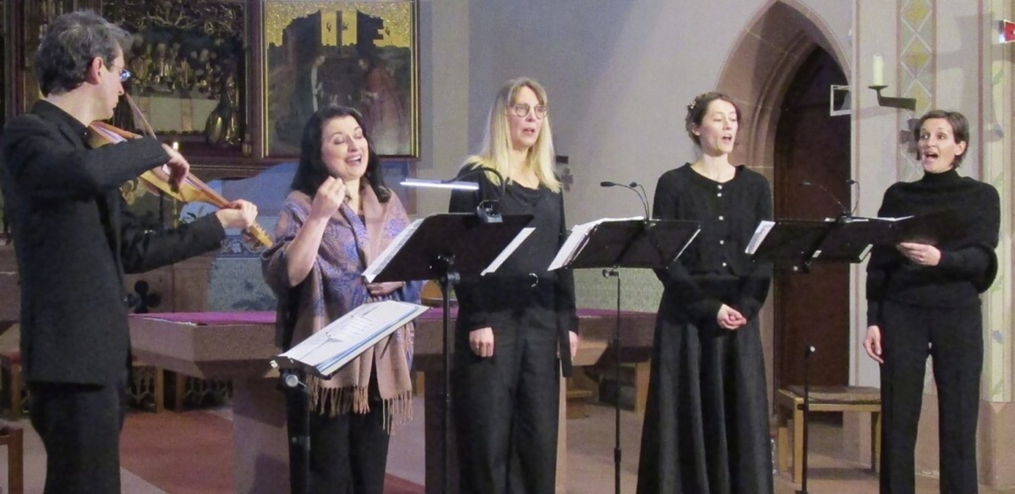 Die vier Frauen des Ensembles mit ihrem Fiedelbegleiter  | Foto: Renate Griesser