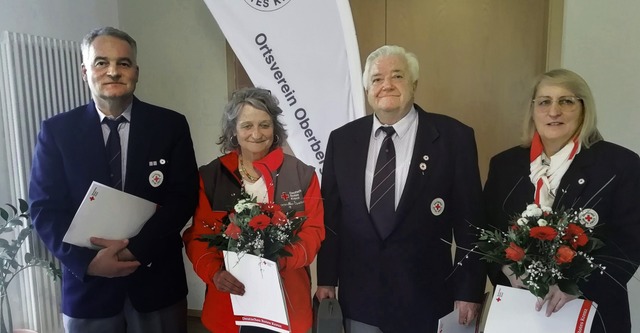 Fr ihre langjhrige Treue zum DRK Obe...nger, Moritz Ipser und Birgit Bruder.   | Foto: Sebastian Ehret