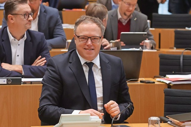 Thringens CDU-Chef und -Spitzenkandid... Botschaften des rechtsextremen Hcke.  | Foto: Bodo Schackow (dpa)