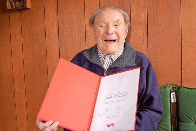 Paul Windisch ist mit fast 100 Jahren ...en Ausschlag fr seine Mitgliedschaft.  | Foto: Ingrid Bhm