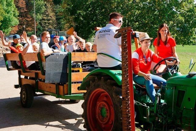 Endspurt fr den Kunstrasen des SV Niederhof