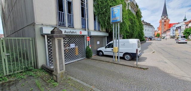 Seit dem 1. Juli 2023 ist das Parkhaus...breiten, wie es hier weitergehen kann.  | Foto: Michael Strter