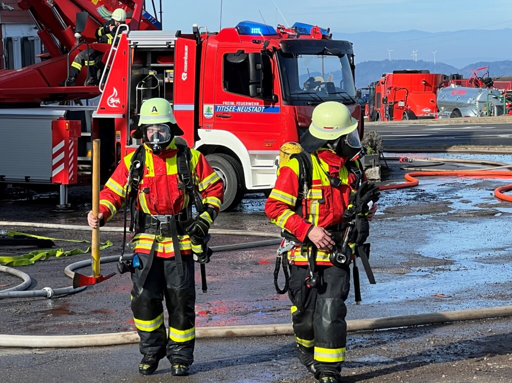 Am Samstagmorgen rckten Feuerwehr, DRK und Polizei zu einem Brand am Gasthaus am St. Mrgener Thurner aus.