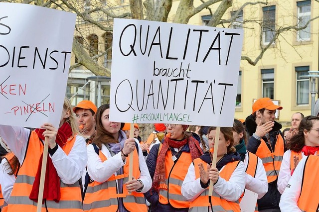 Bereits im Januar 2024 haben rztinnen...essere Arbeitsbedingungen protestiert.  | Foto: Ingo Schneider