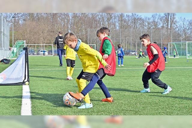 Der FFC-Osterkick lockt bei bestem Wetter mehr als 70 Nachwuchsspieler in den Dietenbachpark