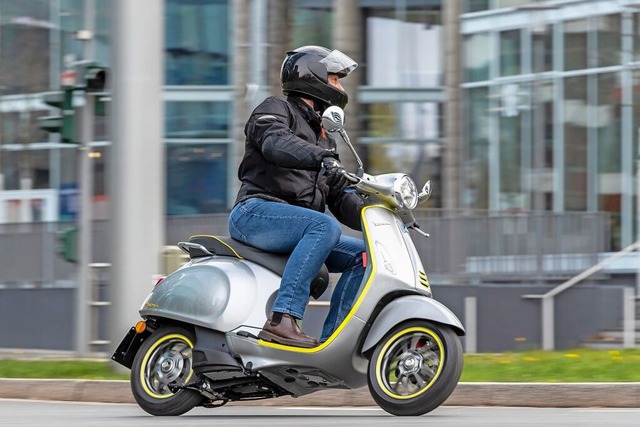 Zwei Roller wurden in Denzlingen gestohlen (Symbolbild).  | Foto: Foto: Piaggio/Frank Ratering