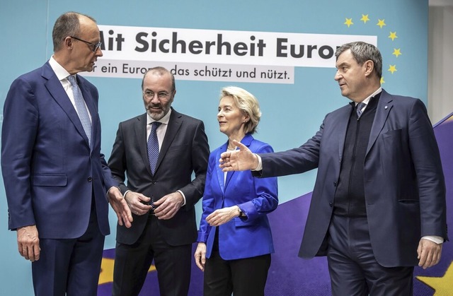 Geschlossen in die Europawahl (von lin...n der Leyen und CSU-Chef Markus Sder.  | Foto: Michael Kappeler (dpa)