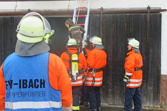 Die Ibacher Feuerwehr probt regelmig fr den Ernstfall.  | Foto: Privat