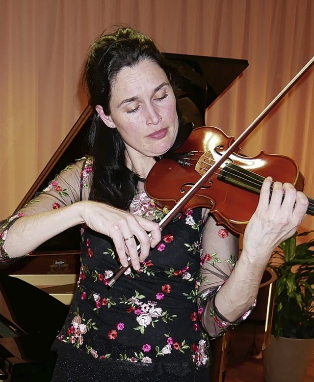 Julia Weeda auf der Violine  | Foto: Michael Gottstein