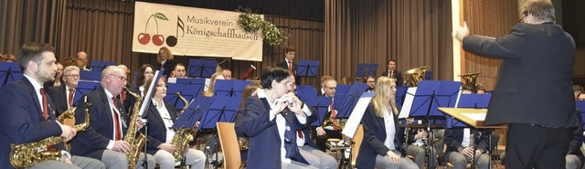 Der Musikverein Knigschaffhausen unte...th beim Jahreskonzert am Samstagabend.  | Foto: Roland Vitt