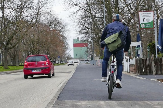 Der Radweg in der Josef-Bueb-Strae in...bar, es fehlen aber noch Markierungen.  | Foto: Sophia Ungerland