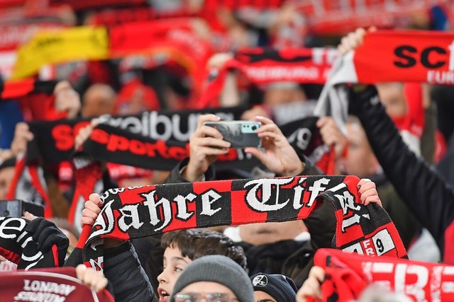 Werden die Fans des SC Freiburg auch b...Europa-League-Rckspiel jubeln knnen?  | Foto: Achim Keller