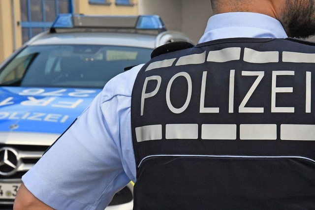 Die Polizei schtzt den Schaden am Auto auf rund 6000 Euro.  | Foto: Kathrin Ganter