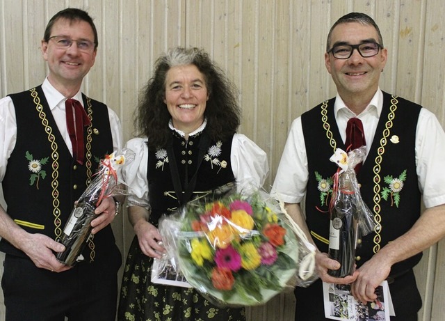 Jochen Bernauer (von links), Regina Fr...  werden zu Ehrenmitgliedern ernannt.   | Foto: Cornelia Liebwein