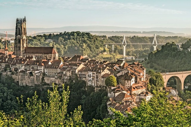 Eine der grten mittelalterlichen Stdte der Schweiz: Fribourg  | Foto: Markus Buehler-Rasom (Switzerland Tourism)