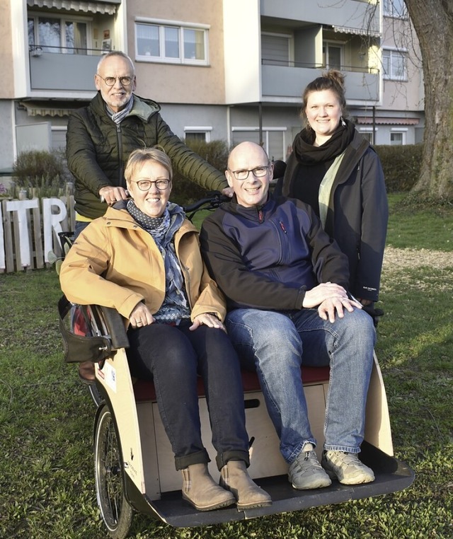 Rikscha-Piloten &#8211;  vorne sitzend... &#8211; machen Senioren wieder mobil.  | Foto: Leony Stabla