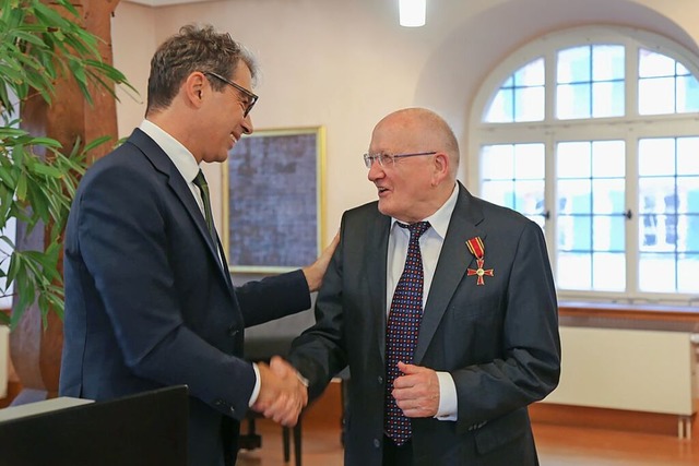 Staatssekretr Andr Baumann (links) ... unter anderem in Ettenheim und Lahr.   | Foto: Sandra Decoux