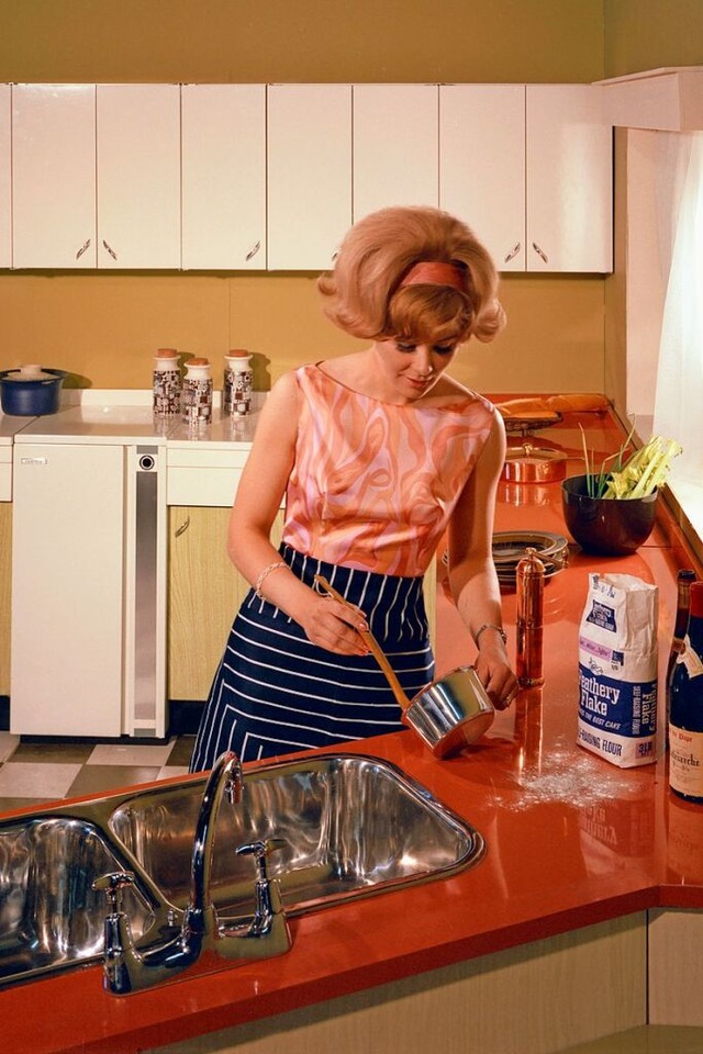 Beim Trend &#8222;Stay-At-Home-Girlfri...auf dieser Aufnahme aus dem Jahr 1966.  | Foto: IMAGO/Worldwide Photography/Heritage-Images