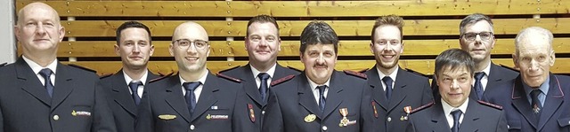 Viele Mitglieder der Feuerwehr Schuttertal wurden  geehrt.   | Foto: Beate Zehnle-Lehmann