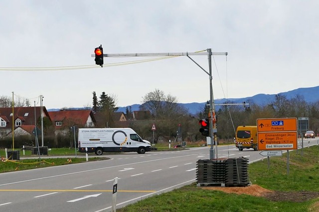 Die neue Ampel auf der B31  | Foto: Thomas Rhenisch