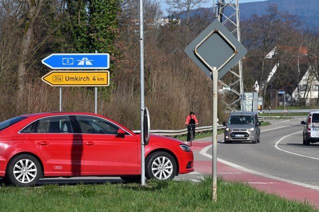 An der B31-Abfahrt bei Freiburg-Lehen werden immer wieder Radfahrer angefahren