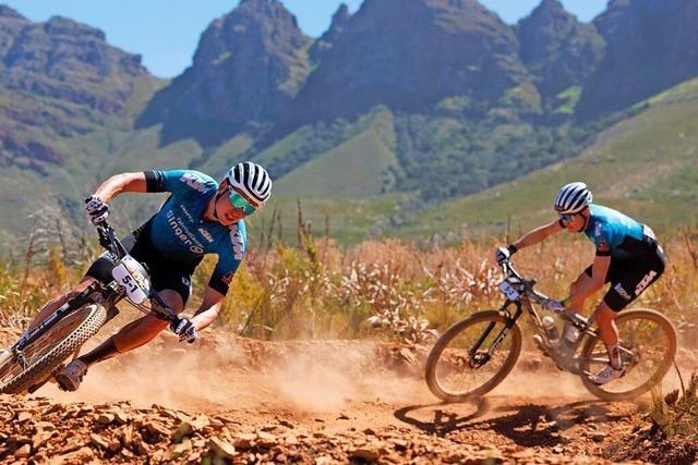 Staub und Hitze qulen Mountainbiker Simon Stiebjahn beim Cape Epic