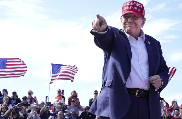 Donald Trump bei einem Wahlkampfauftritt  | Foto: Jeff Dean (dpa)