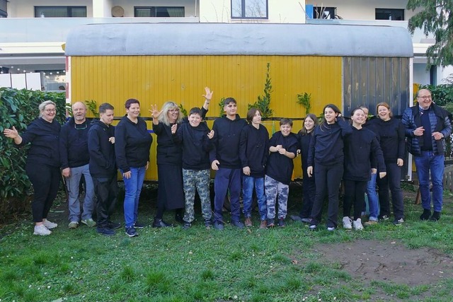 Groe Freude herrschte am Familienzent...ng von Handwerkern umgestalten drfen.  | Foto: Katrin Wien