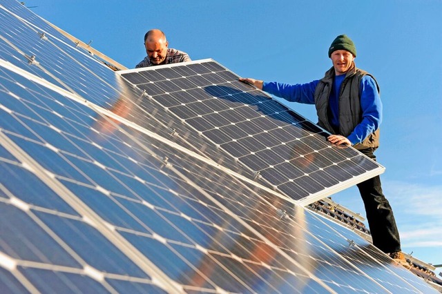 Eine Photovoltaikanlage auf dem Dach i...ten energetisch saniert werden knnen.  | Foto: Harald Lange/omika (stock.adobe.com)