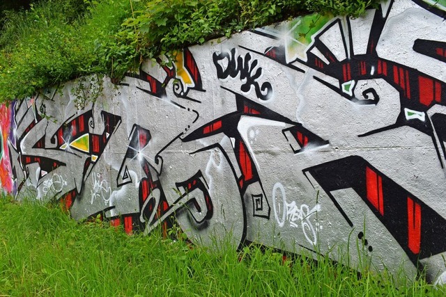 Graffiti auf dem alten Festplatz in Oberweier  | Foto: Walter Holtfoth