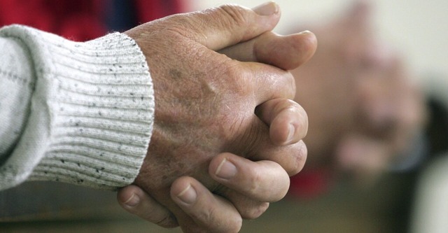 Beten, fasten und Gesundheit gehren zusammen, so die Adventgemeinde.  | Foto: Patrick Seeger (dpa)