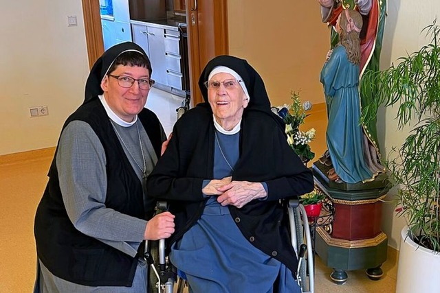 Ein langes Leben fr Jesus: Oberin Schwester Teresa mit Schwester Clementine  | Foto: Susanne Ehmann